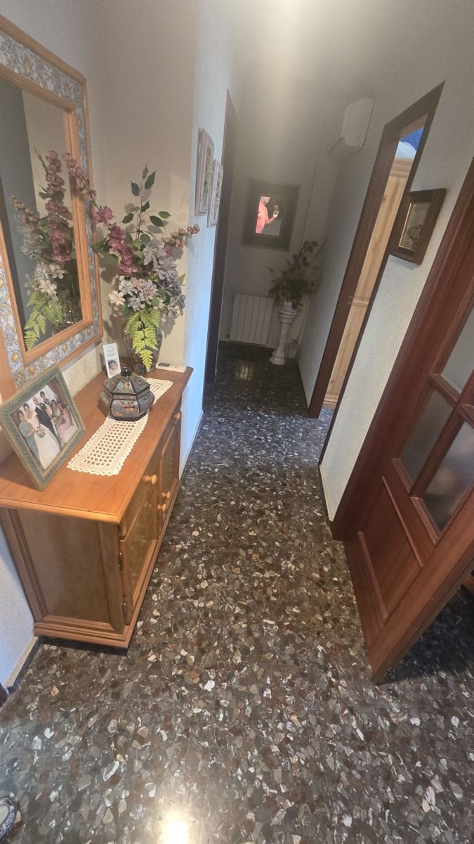6 bedroom Townhouse for sale in Salinas with garage - € 160,000 (Ref: 9862429)