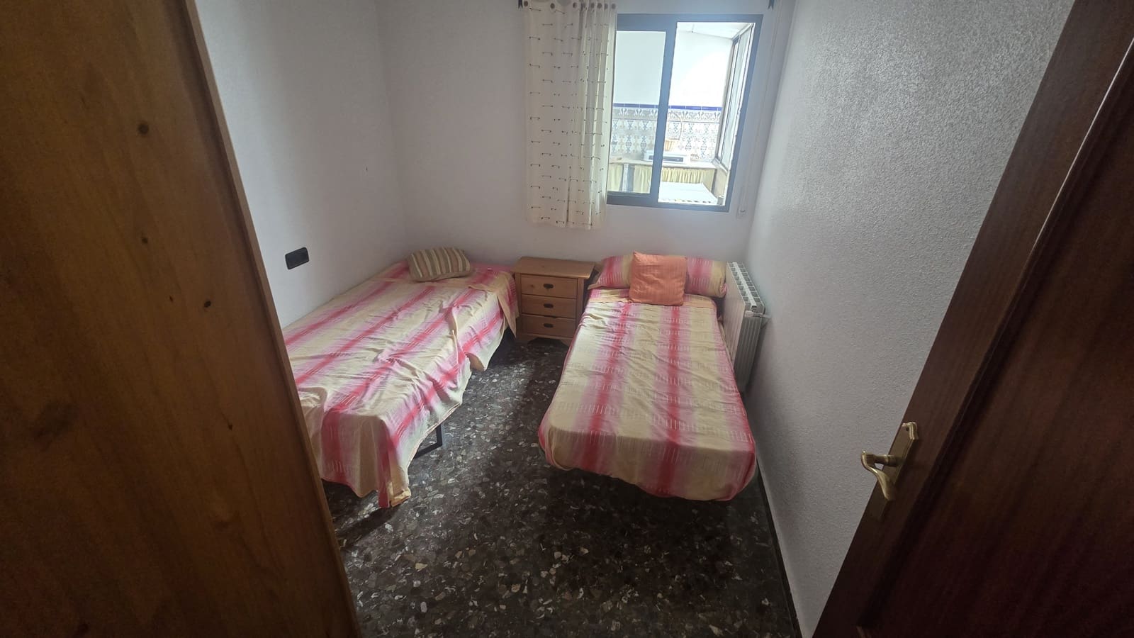 6 bedroom Townhouse for sale in Salinas with garage - € 160,000 (Ref: 9862429)
