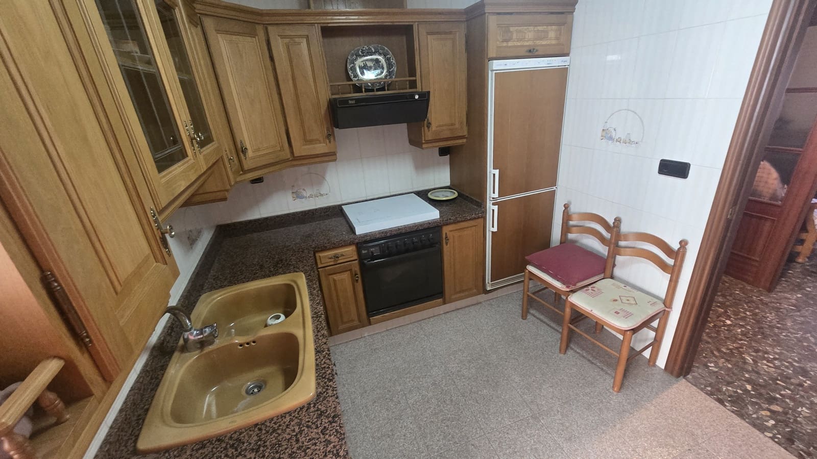 6 bedroom Townhouse for sale in Salinas with garage - € 160,000 (Ref: 9862429)