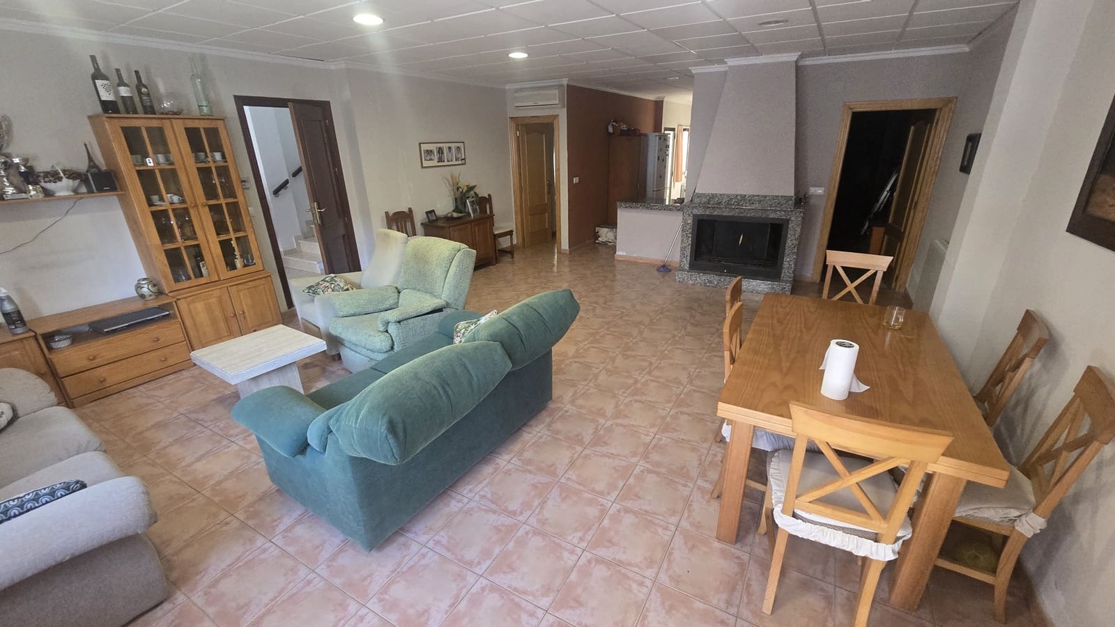 6 bedroom Townhouse for sale in Salinas with garage - € 160,000 (Ref: 9862429)