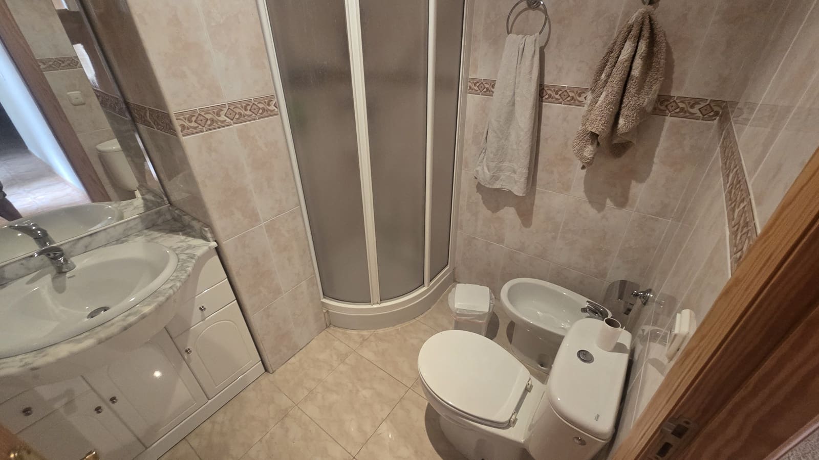 6 bedroom Townhouse for sale in Salinas with garage - € 160,000 (Ref: 9862429)