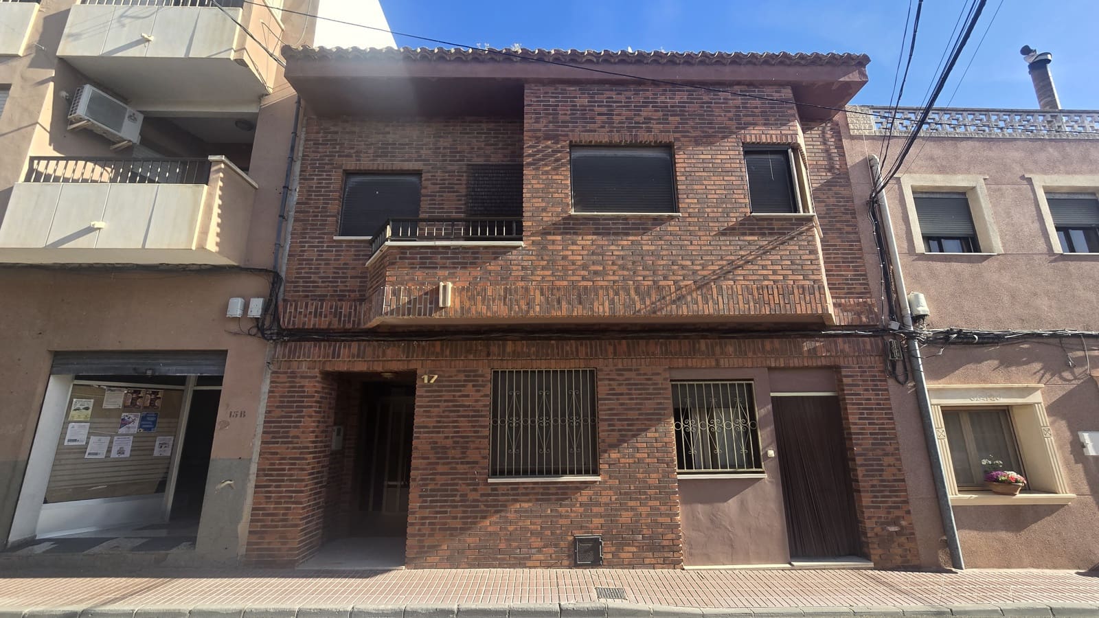 6 bedroom Townhouse for sale in Salinas with garage - € 160,000 (Ref: 9862429)