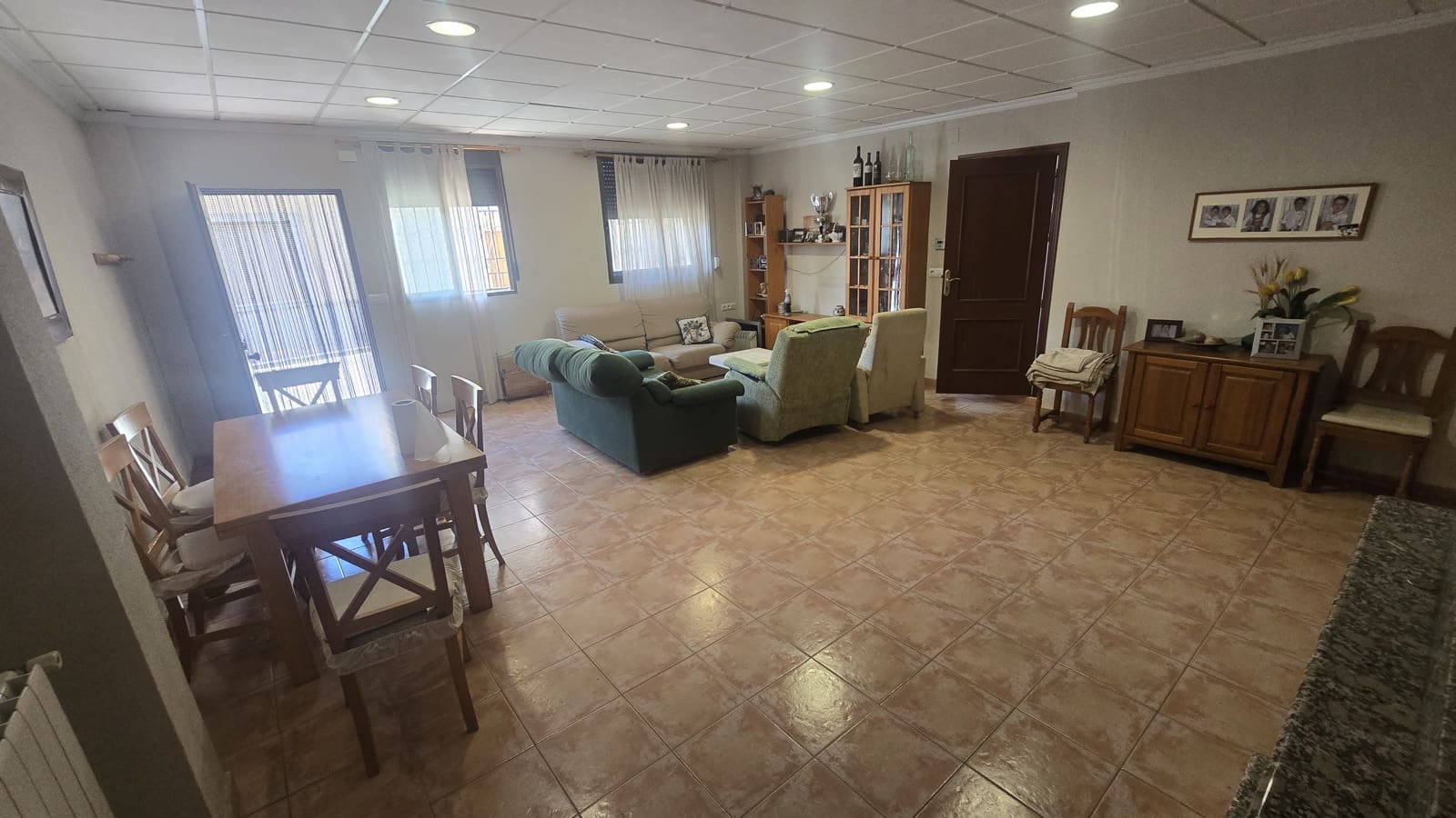 6 bedroom Townhouse for sale in Salinas with garage - € 160,000 (Ref: 9862429)