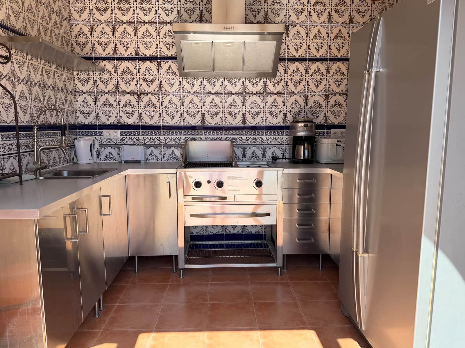 6 bedroom Villa for sale in Salinas with pool garage - € 595,000 (Ref: 9956491)