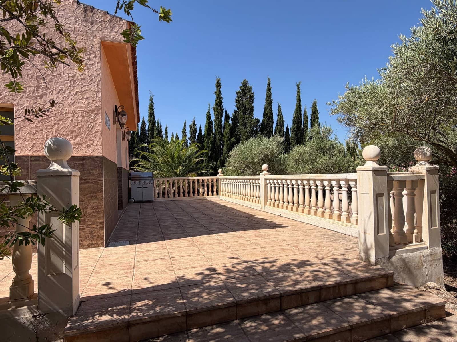 6 quarto Moradia para venda em Salinas com piscina garagem - 595 000 € (Ref: 9956491)