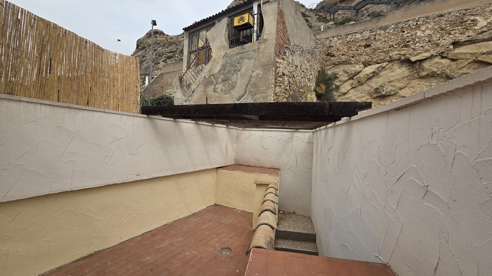 3 soverom Hus til salgs i Sax med garasje - € 125 000 (Ref: 9974363)