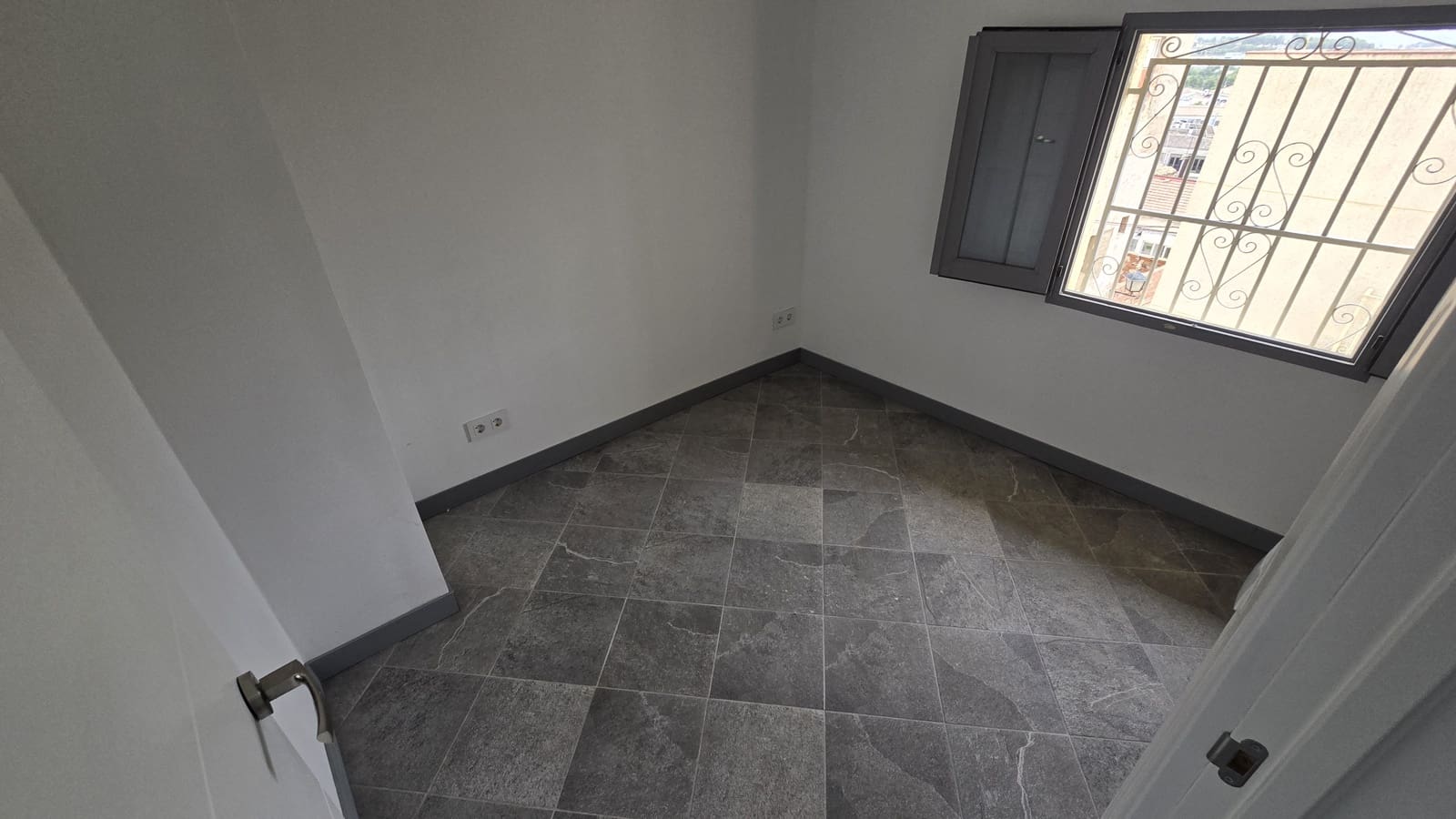 3 soverom Hus til salgs i Sax med garasje - € 125 000 (Ref: 9974363)
