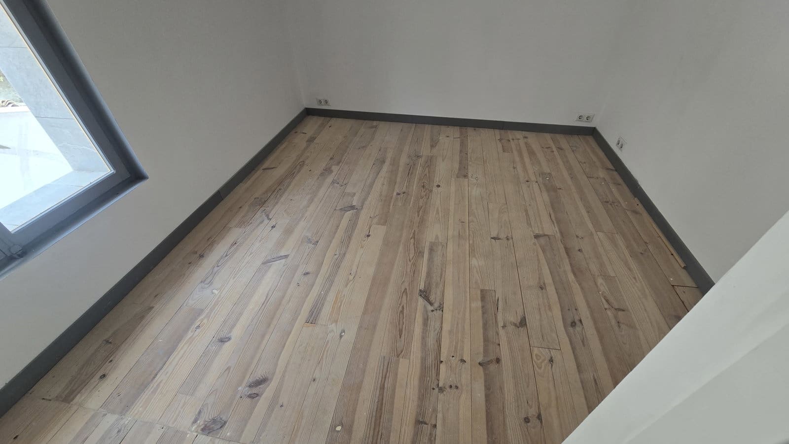 3 soveværelse Byhus til salg i Sax med garage - € 125.000 (Ref: 9974363)