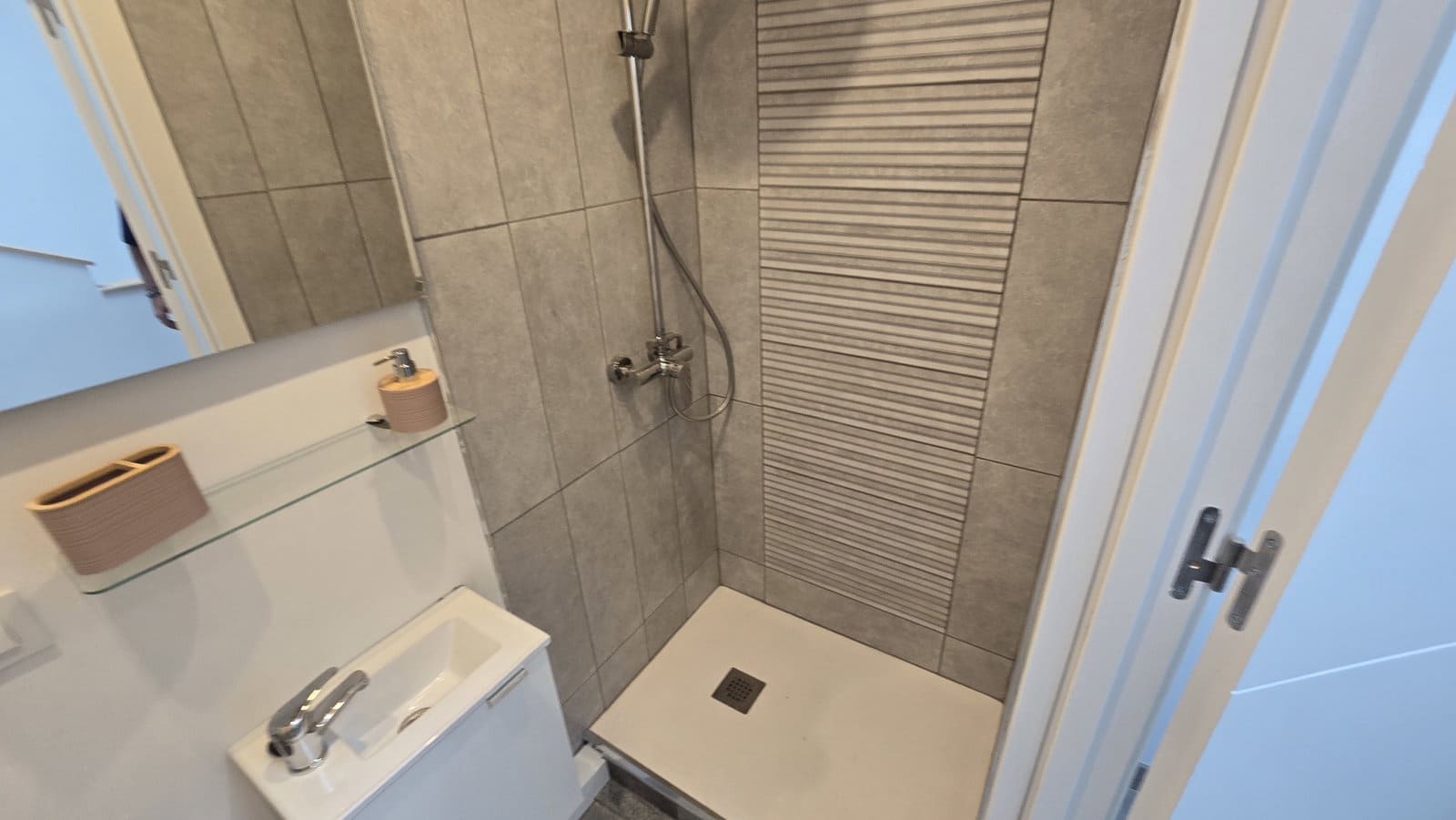 3 soveværelse Byhus til salg i Sax med garage - € 125.000 (Ref: 9974363)