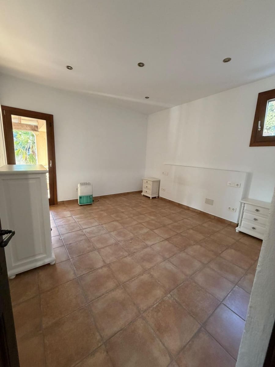 3 bedroom Finca/Country House for rent in Sineu with garage - € 1,700 (Ref: 10091181)