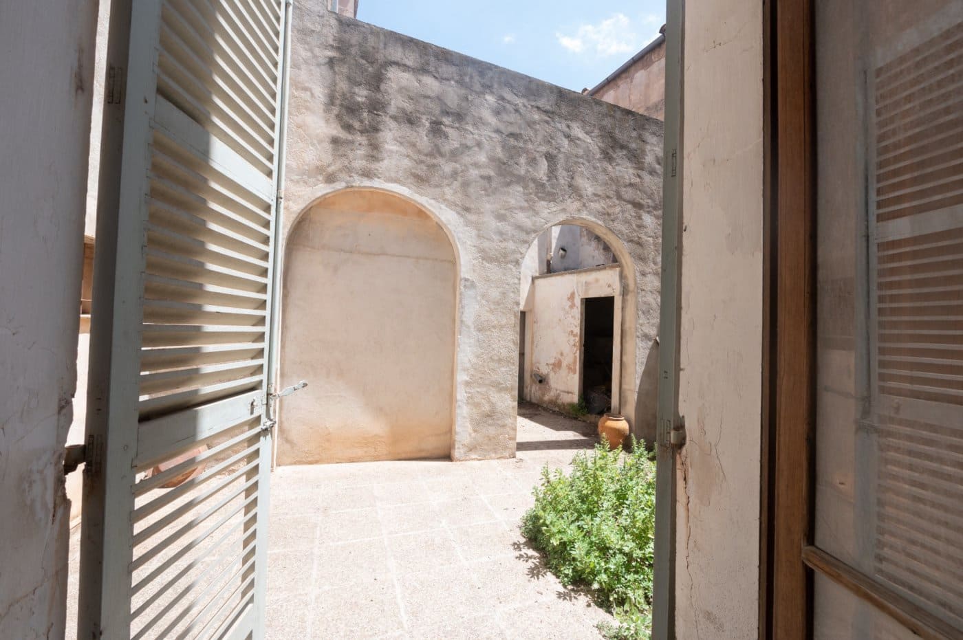 6 bedroom Townhouse for sale in Sineu - € 650,000 (Ref: 6885230)