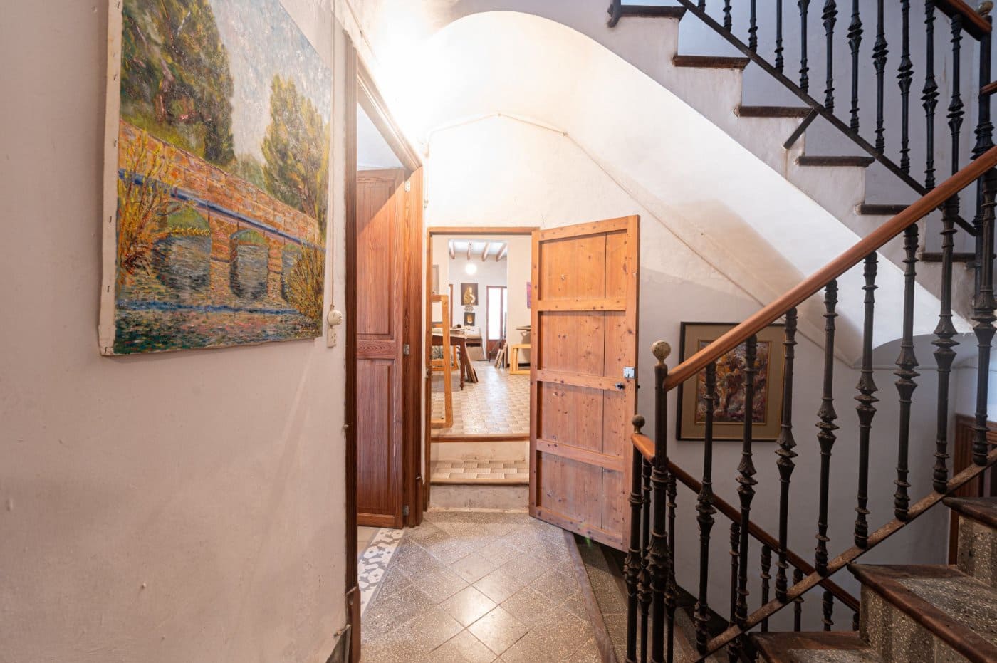 6 bedroom Townhouse for sale in Sineu - € 650,000 (Ref: 6885230)