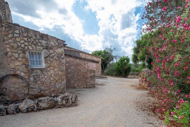 3 soverom Finca/Herregård til salgs i Sencelles med svømmebasseng garasje - € 740 000 (Ref: 7740073)