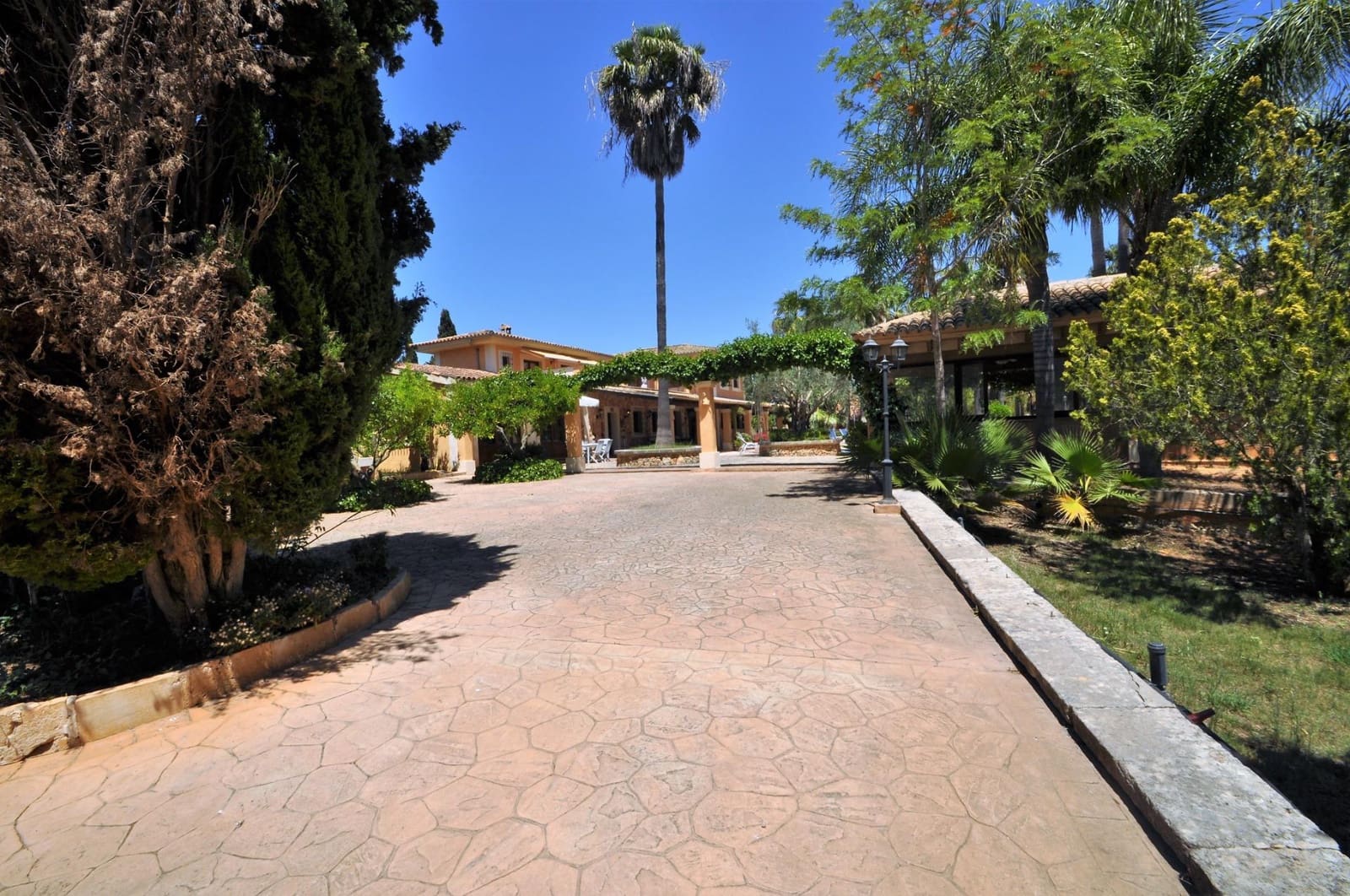 6 soveværelse Finca/Landehus til salg i Sencelles med swimmingpool garage - € 2.450.000 (Ref: 8638629)