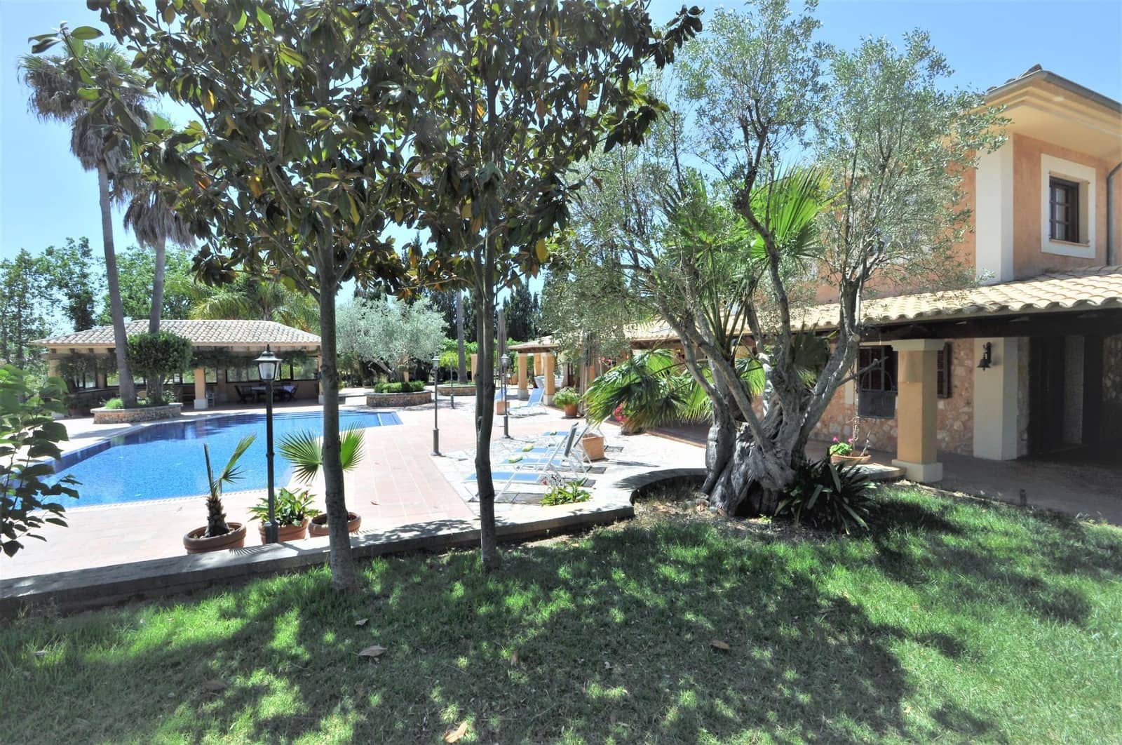 6 soveværelse Finca/Landehus til salg i Sencelles med swimmingpool garage - € 2.450.000 (Ref: 8638629)