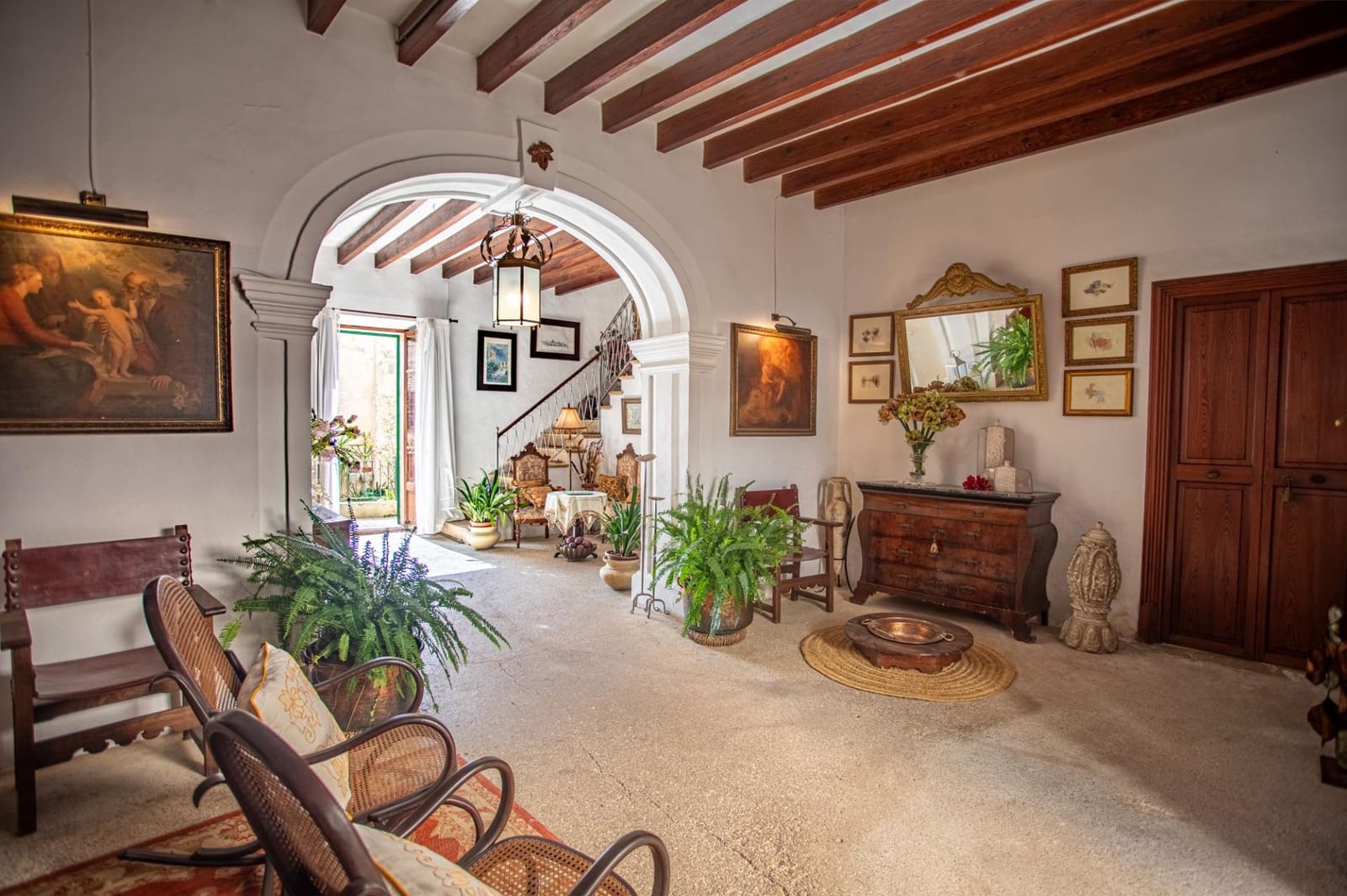 4 bedroom Townhouse for sale in Sineu with garage - € 880,000 (Ref: 8896711)