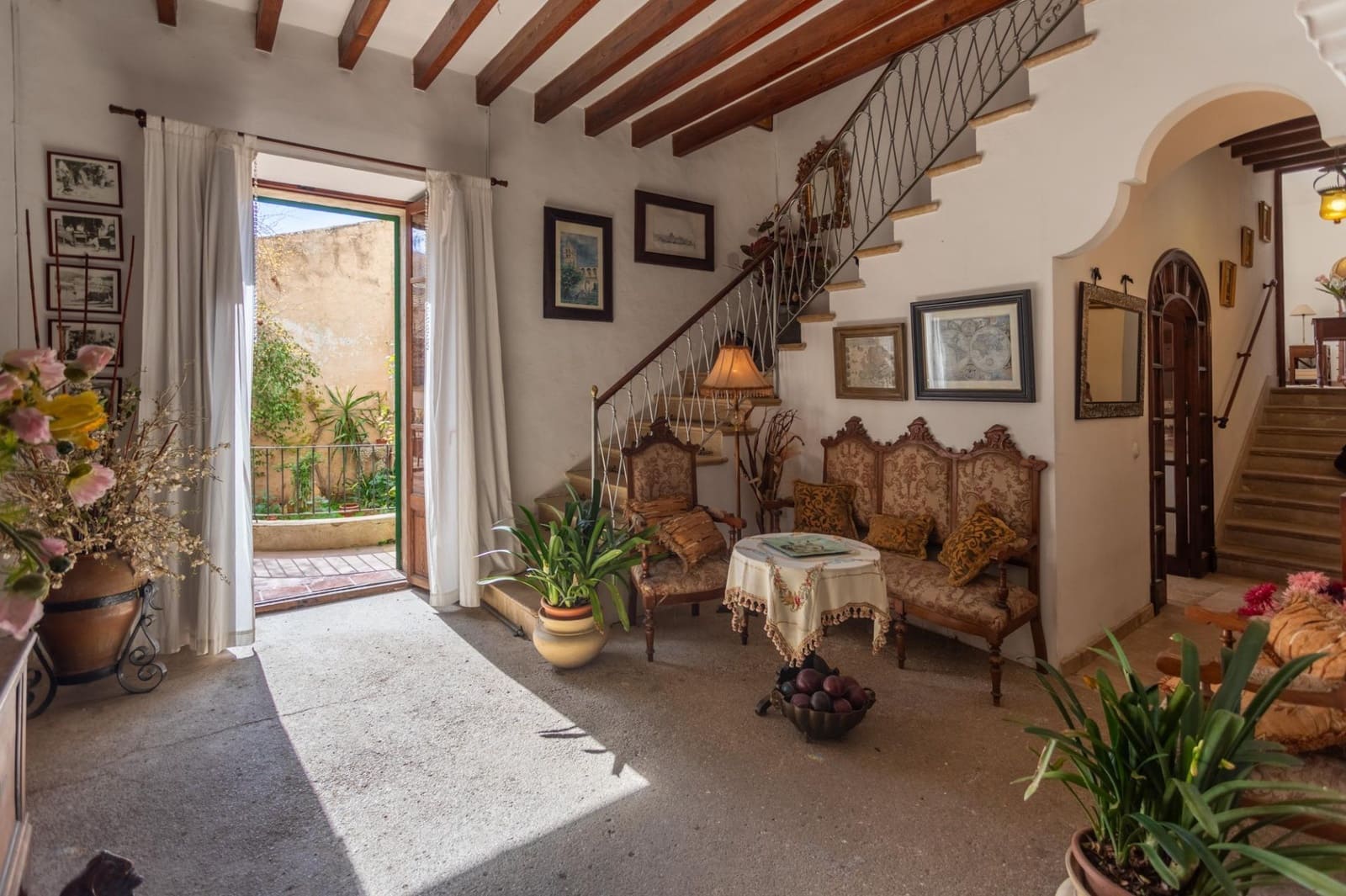 4 bedroom Townhouse for sale in Sineu with garage - € 880,000 (Ref: 8896711)