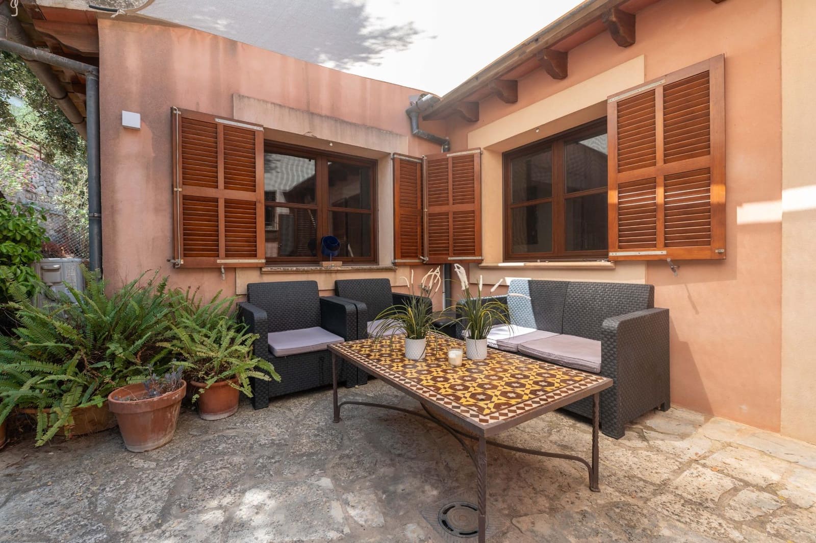 3 bedroom Villa for sale in Galilea with pool - € 1,150,000 (Ref: 8981057)