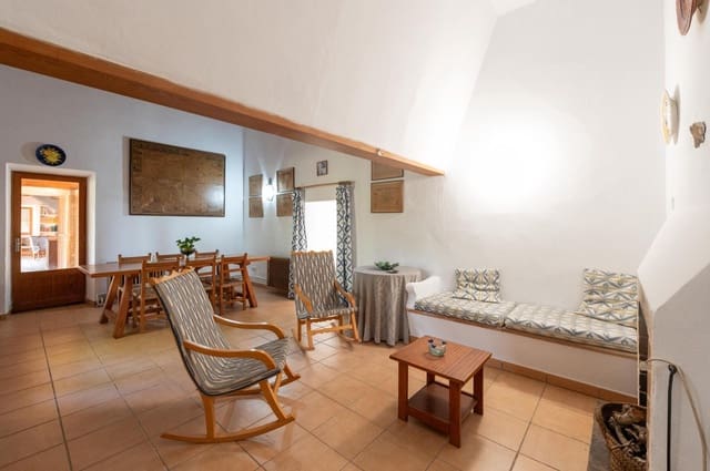 4 sypialnia Finka/Dom wiejski do wynajęcia w Sineu z basenem garażem - 2 600 € (Ref: 9349570)