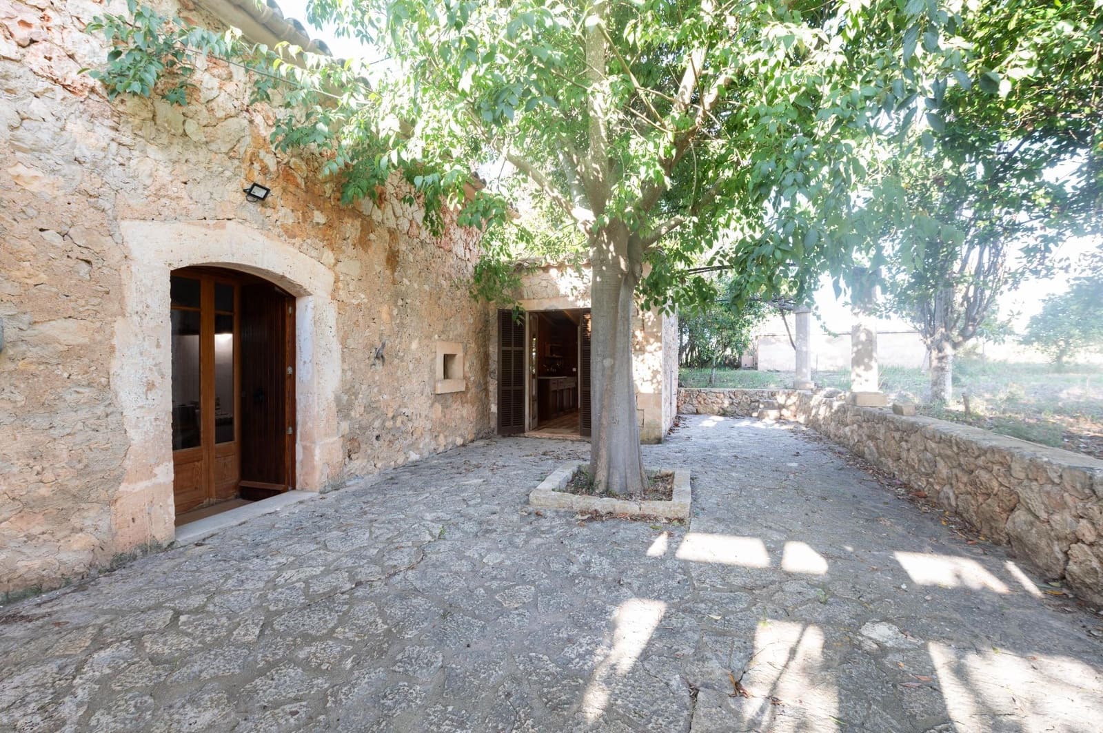 4 makuuhuone Maalaistalo vuokrattavana paikassa Sineu mukana uima-altaan 
autotalli - 2 600 € (Ref: 9349570)