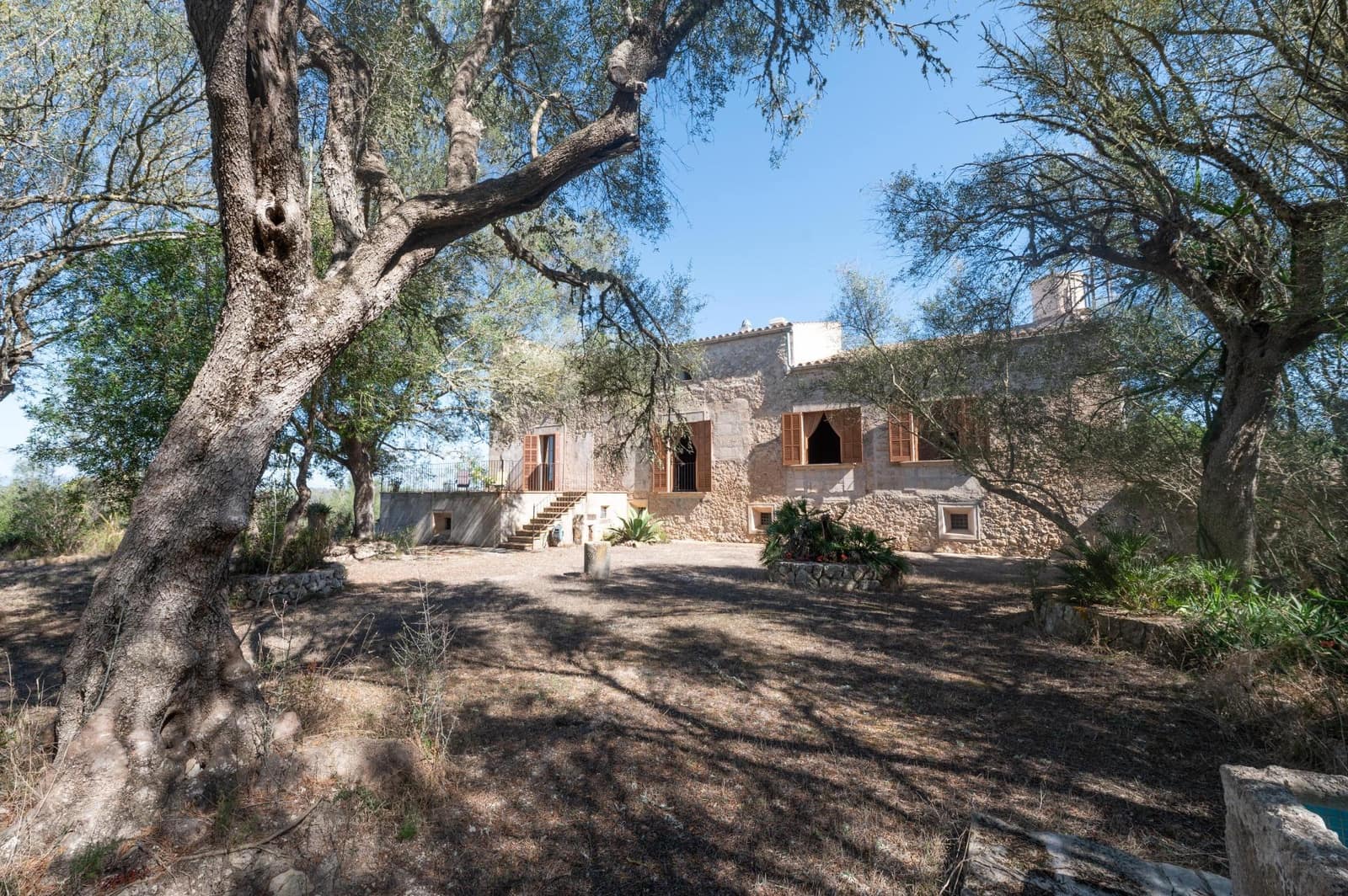 5 soveværelse Finca/Landehus til salg i Sineu med garage - € 3.150.000 (Ref: 9393299)