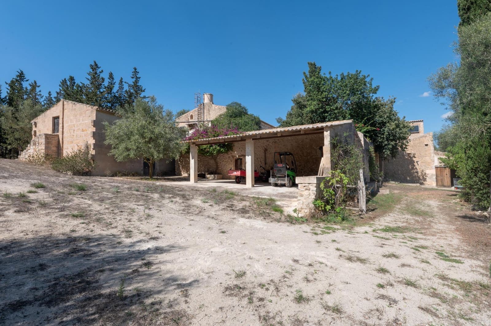 5 bedroom Finca/Country House for sale in Sineu with garage - € 3,150,000 (Ref: 9393299)