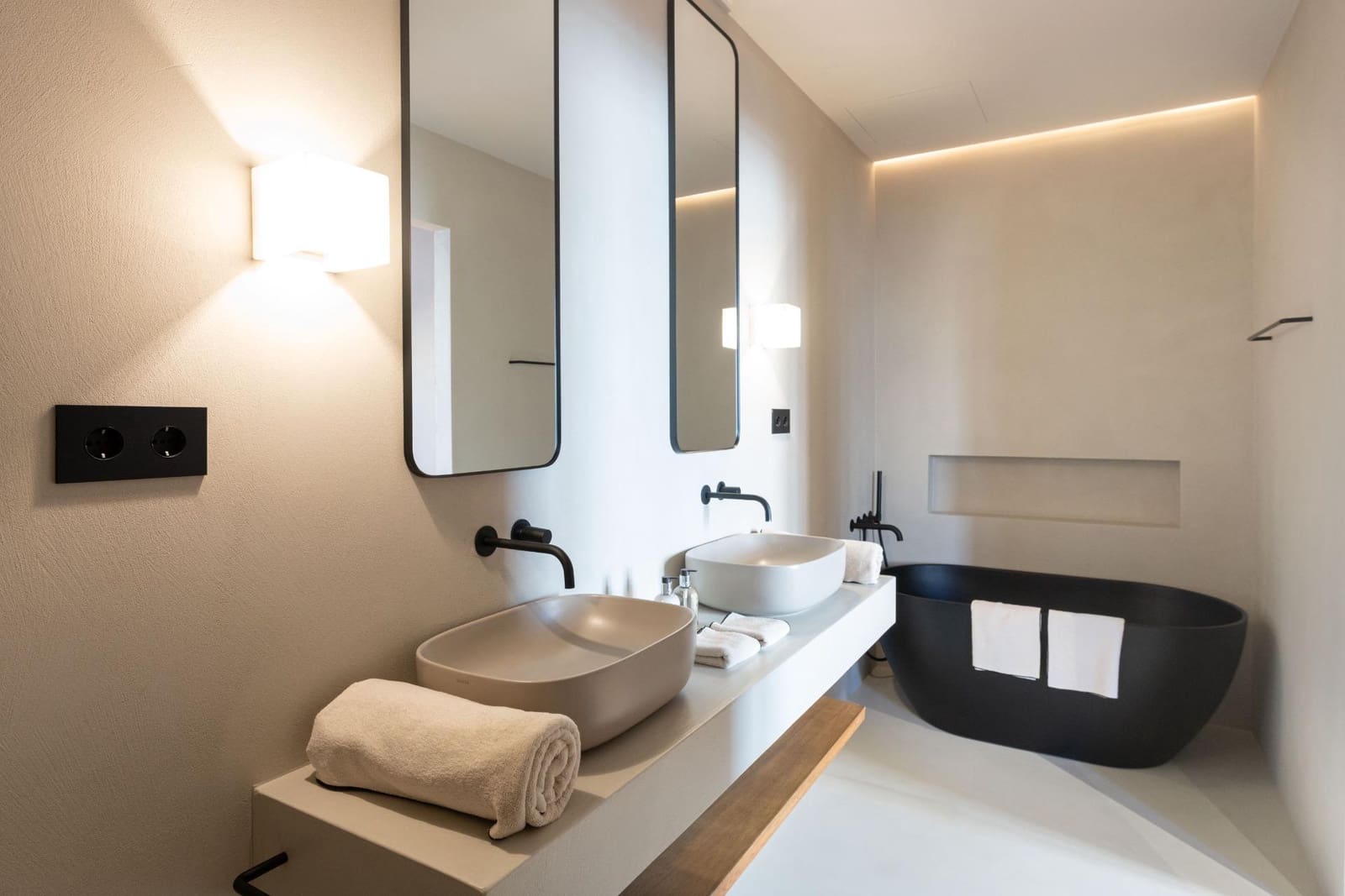 4 bedroom Finca/Country House for sale in Sineu with pool garage - € 2,590,000 (Ref: 9520931)