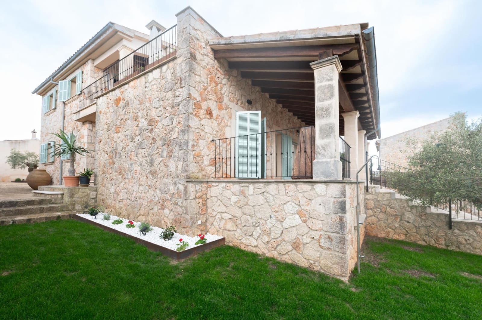 3 bedroom Villa for sale in Sineu with pool garage - € 1,400,000 (Ref: 9704929)