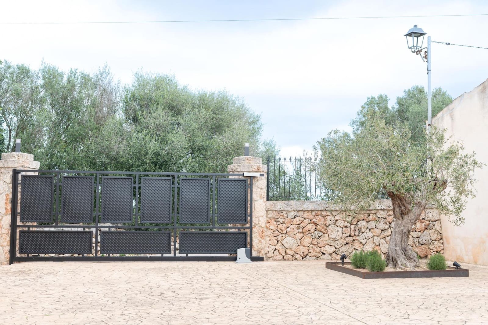 3 bedroom Villa for sale in Sineu with pool garage - € 1,400,000 (Ref: 9704929)