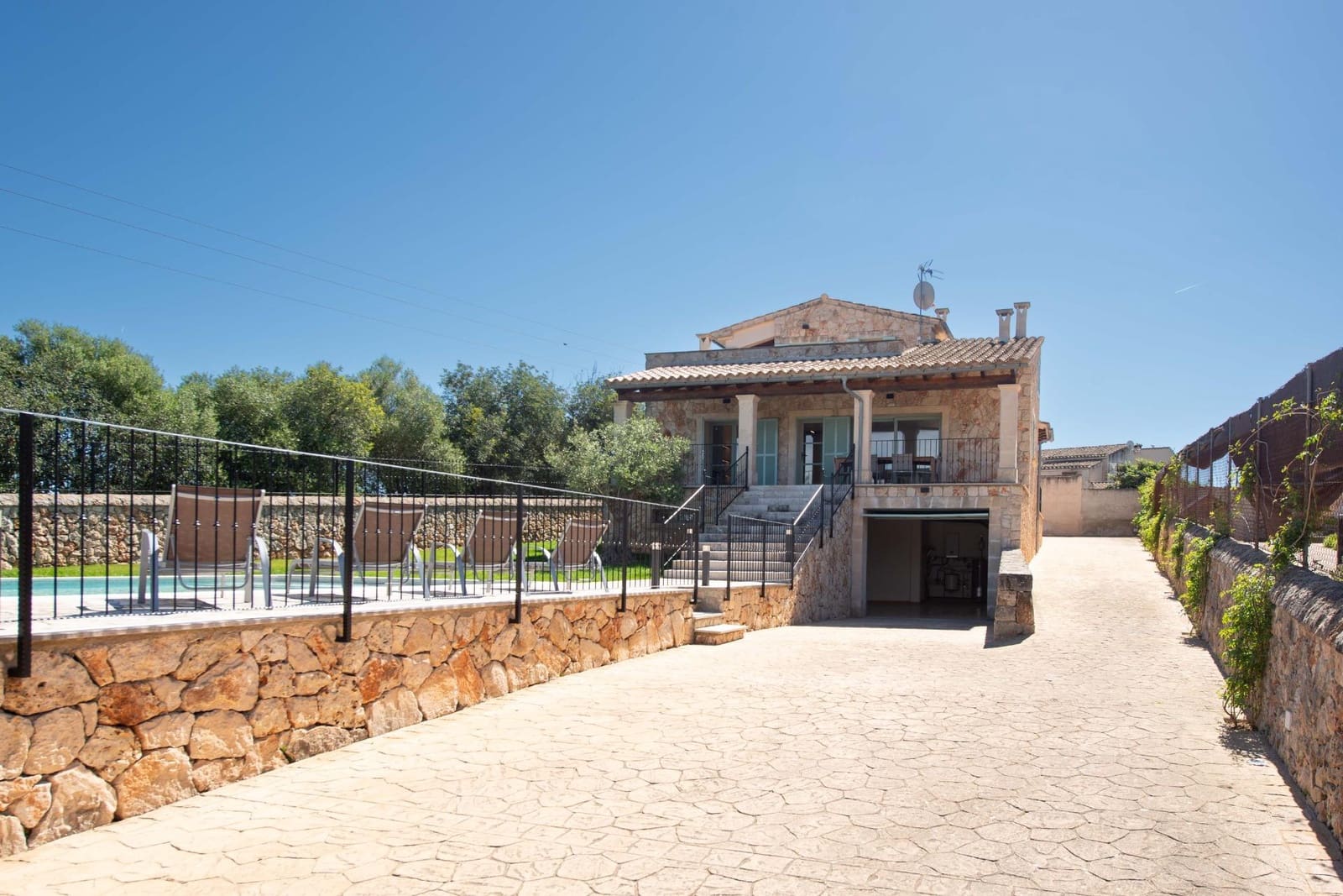3 bedroom Villa for sale in Sineu with pool garage - € 1,400,000 (Ref: 9704929)