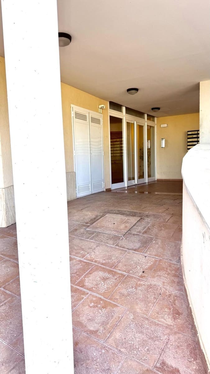 2 slaapkamer Flat te huur in Sant Joan met garage - € 1.050 (Ref: 9797136)