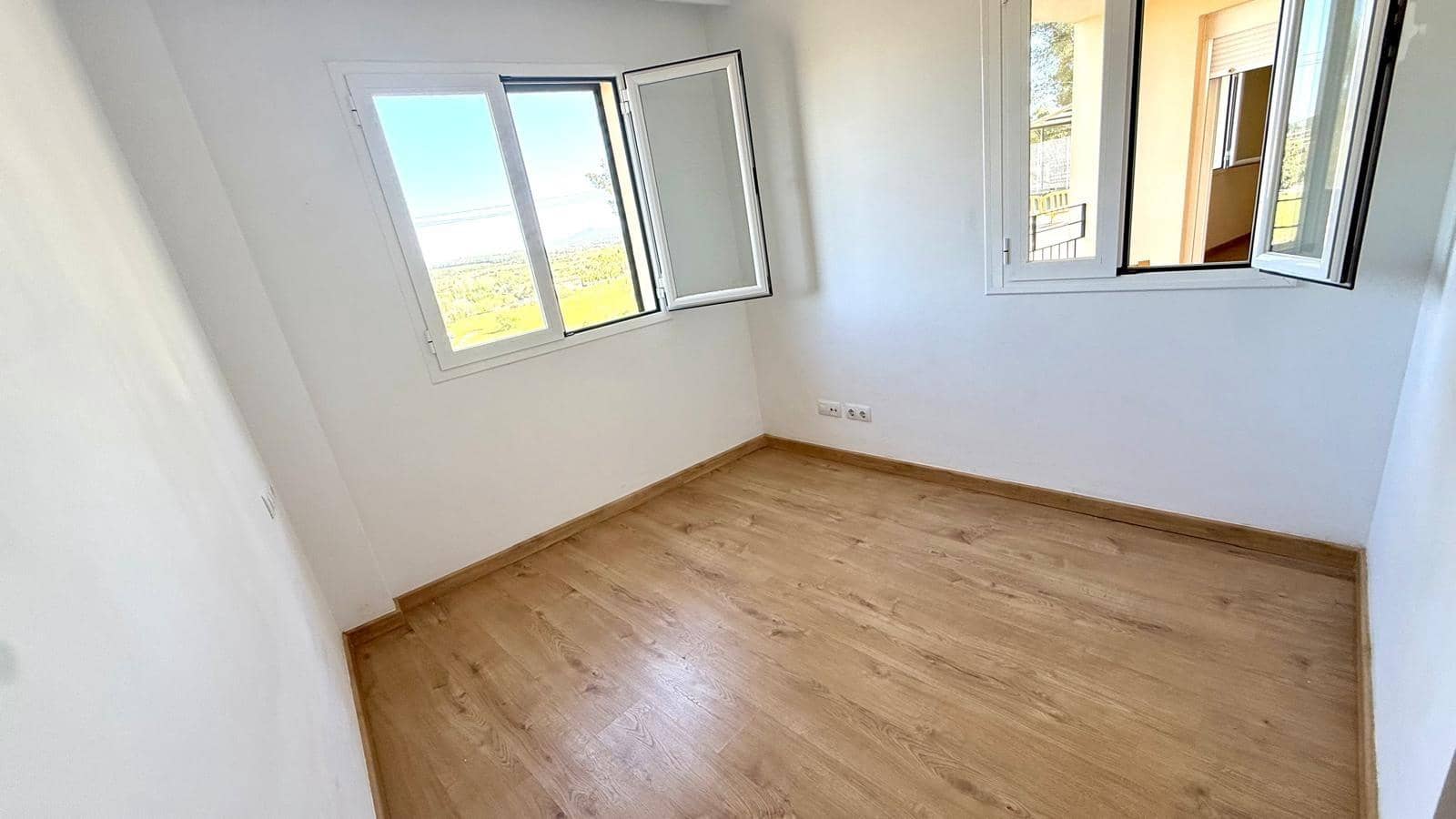2 slaapkamer Flat te huur in Sant Joan met garage - € 1.050 (Ref: 9797136)