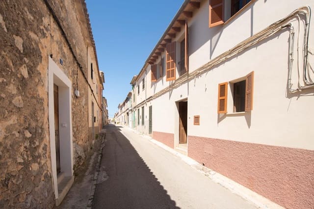4 bedroom Townhouse for sale in Sineu - € 529,000 (Ref: 9797137)