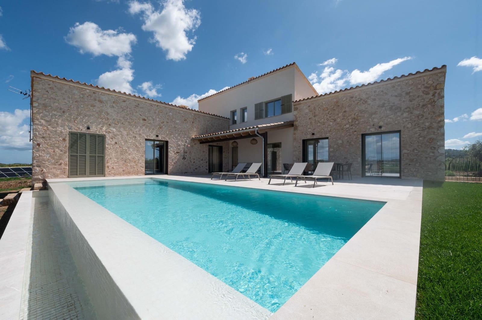4 bedroom Finca/Country House for sale in Sineu with pool garage - € 2,400,000 (Ref: 9957995)