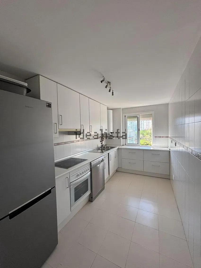 2 chambre Appartement à vendre à Estepona avec piscine - 399 000 € (Ref: 10043081)