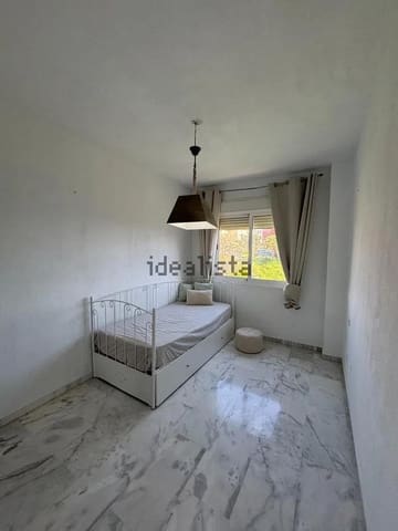 Apartamento de 2 habitaciones en Huerta Nueva, Estepona en venta con piscina - 399.000 € (Ref: 10043081)