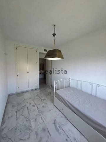 Apartamento de 2 habitaciones en Huerta Nueva, Estepona en venta con piscina - 399.000 € (Ref: 10043081)