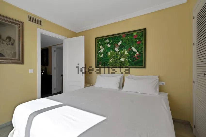 Chalet de 3 habitaciones en Estepona en venta - 590.000 € (Ref: 10043083)