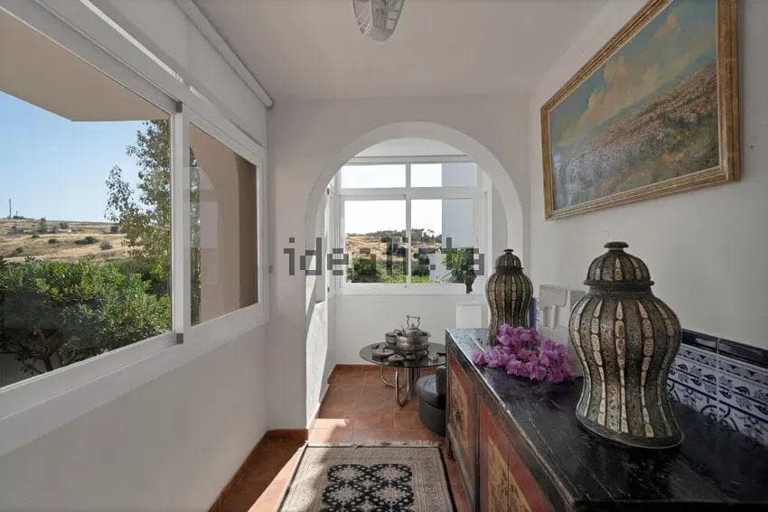 Chalet de 3 habitaciones en Estepona en venta - 590.000 € (Ref: 10043083)