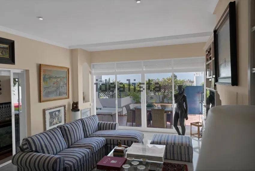 Chalet de 3 habitaciones en Estepona en venta - 590.000 € (Ref: 10043083)