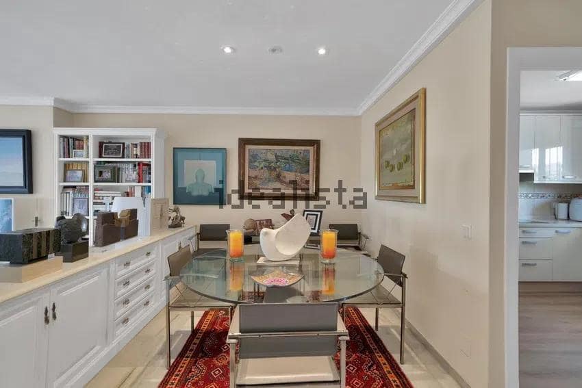 Chalet de 3 habitaciones en Estepona en venta - 590.000 € (Ref: 10043083)