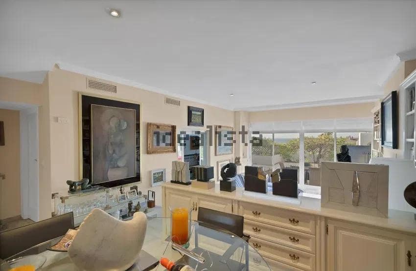 Chalet de 3 habitaciones en Estepona en venta - 590.000 € (Ref: 10043083)