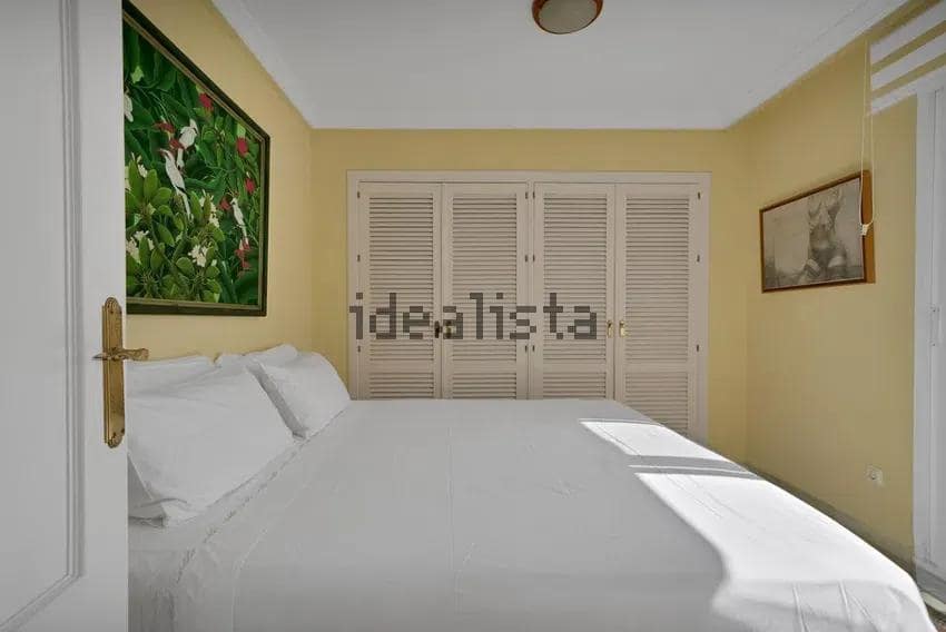 Chalet de 3 habitaciones en Estepona en venta - 590.000 € (Ref: 10043083)