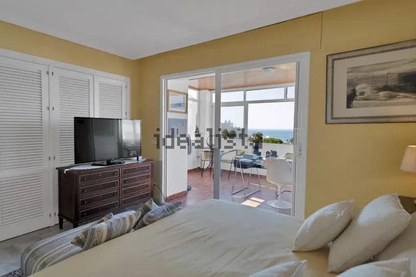 Chalet de 3 habitaciones en Estepona en venta - 590.000 € (Ref: 10043083)