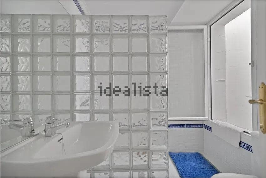 Chalet de 3 habitaciones en Estepona en venta - 590.000 € (Ref: 10043083)