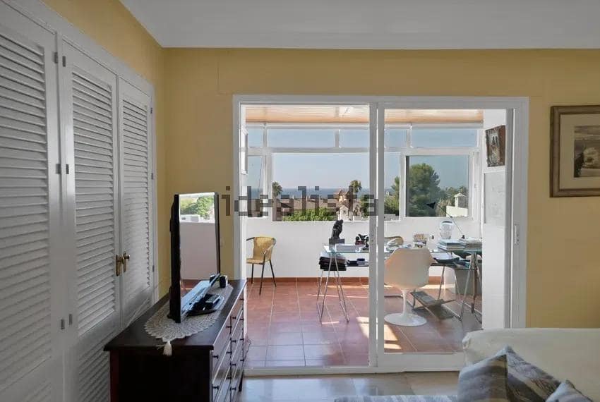 Chalet de 3 habitaciones en Estepona en venta - 590.000 € (Ref: 10043083)
