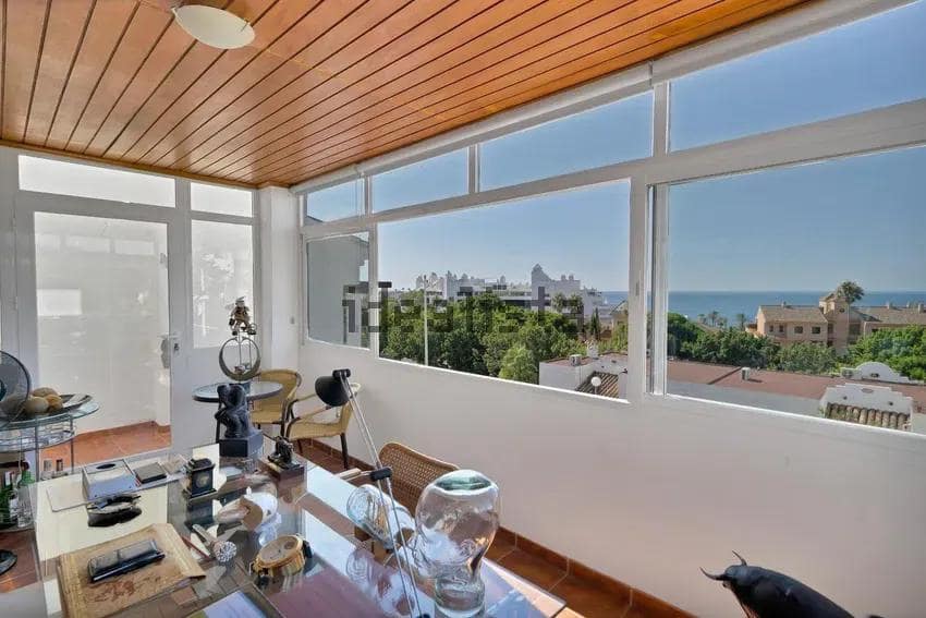 Chalet de 3 habitaciones en Estepona en venta - 590.000 € (Ref: 10043083)