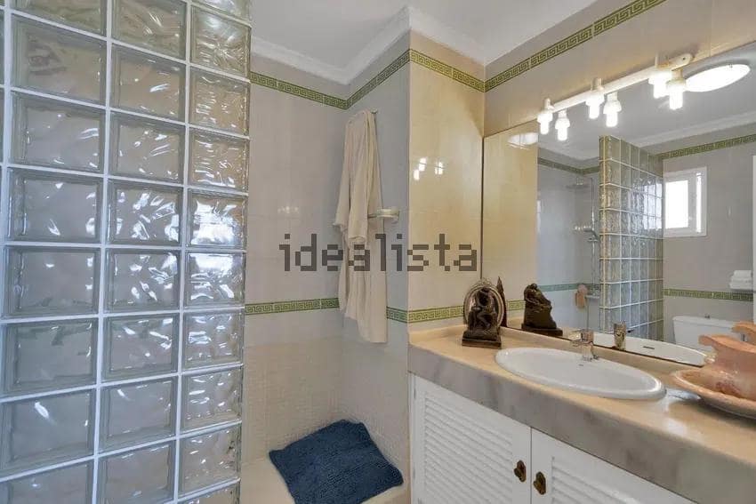 Chalet de 3 habitaciones en Estepona en venta - 590.000 € (Ref: 10043083)