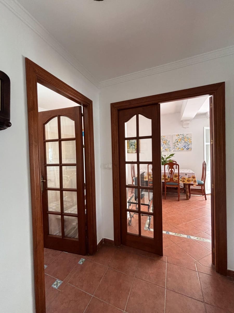 2 slaapkamer Appartement te huur in Estepona - € 1.400 (Ref: 10102674)