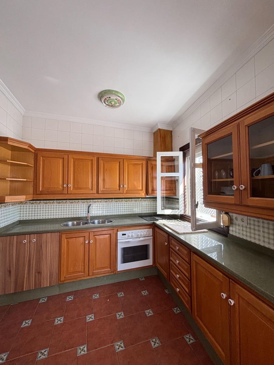 2 slaapkamer Appartement te huur in Estepona - € 1.400 (Ref: 10102674)